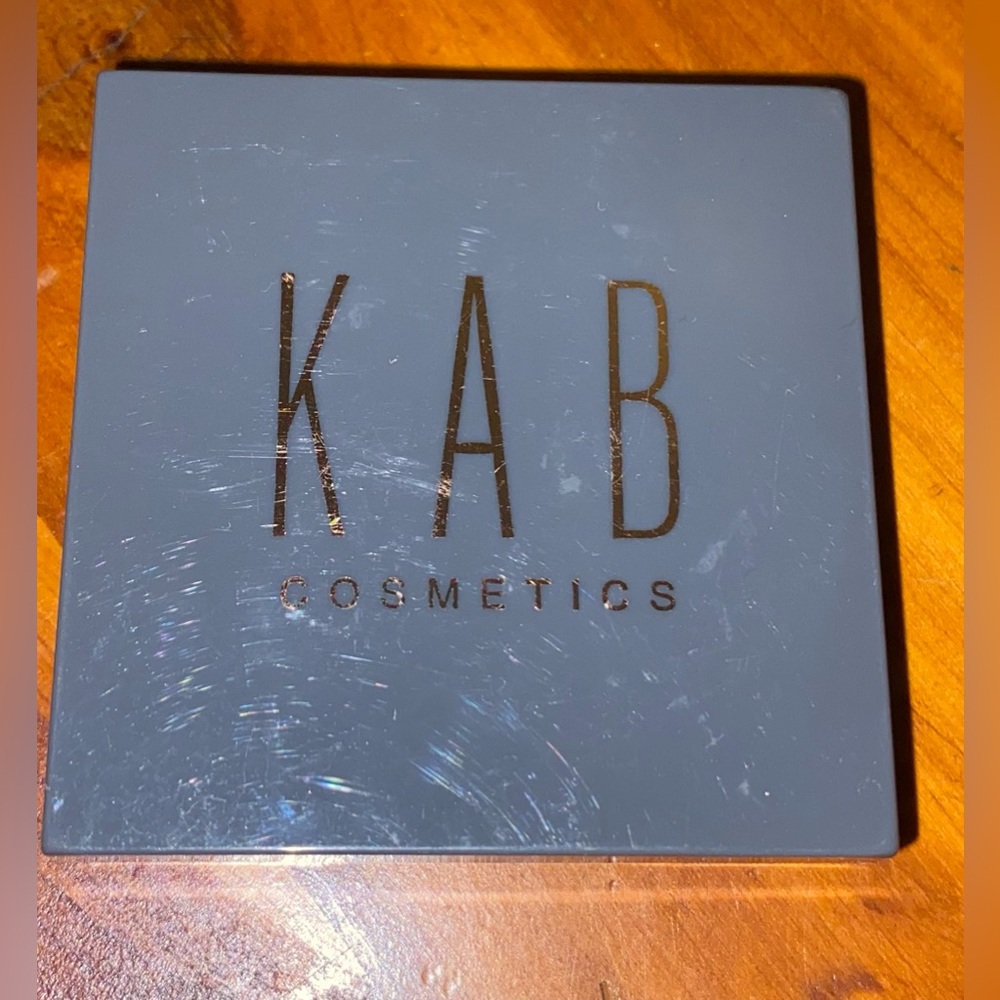 NWT Eyeshadow KAB quad Plum Fairy
